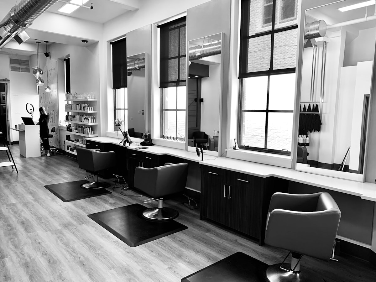 Legendary Styles Salon Atmosphere